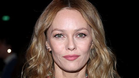 Vanessa Paradis Married Husband Samuel Benchetrit After。